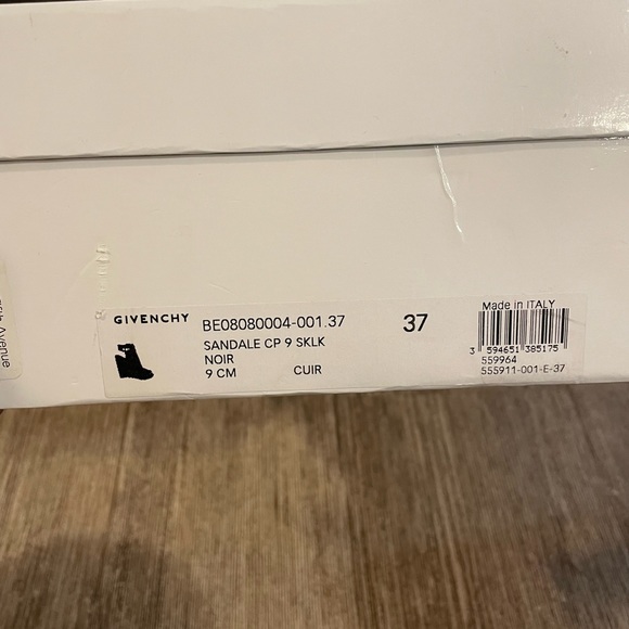 LIKE NEW GIVENCHY SHARK MULE BOOTIE - Picture 9 of 10